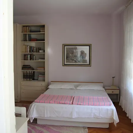 Holiday home Holiday Bajelo Kastela