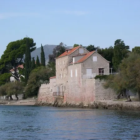 Holiday Bajelo Holiday home Kastela
