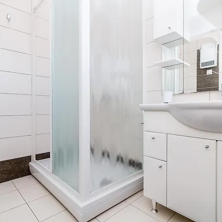 Holiday Bajelo *