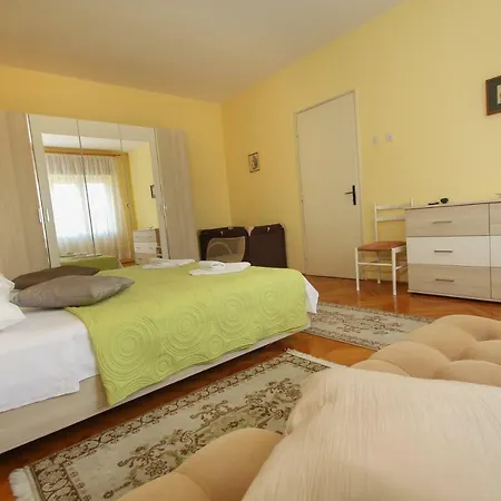 Holiday Bajelo Holiday home Kastela